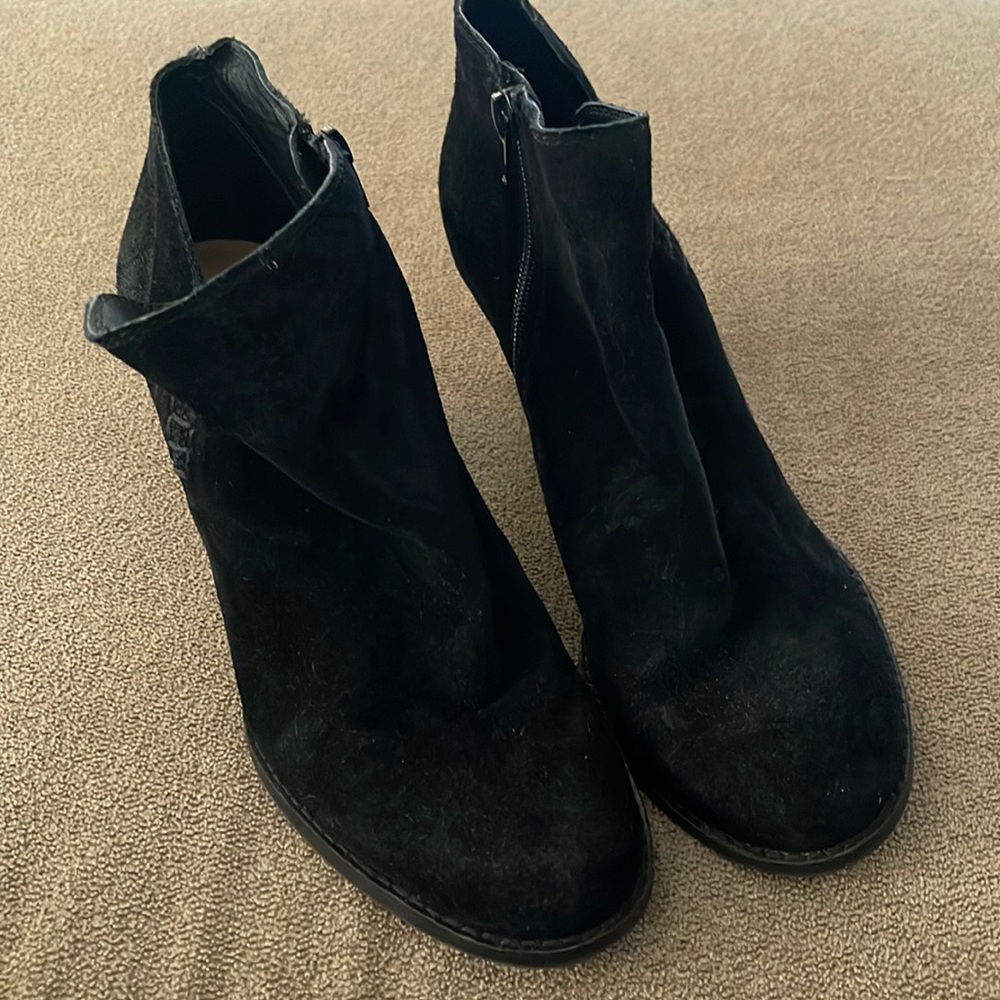 Lucky Brand Yimme black leather wedge heel bootie boots size 9 (TD)